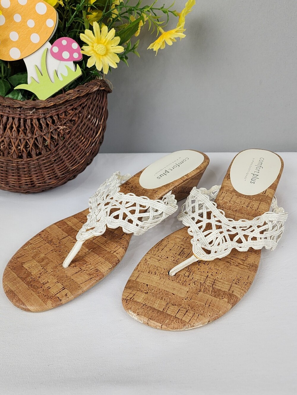 Comfort Plus by Predictions White Cork Thong Sandals Sz 11